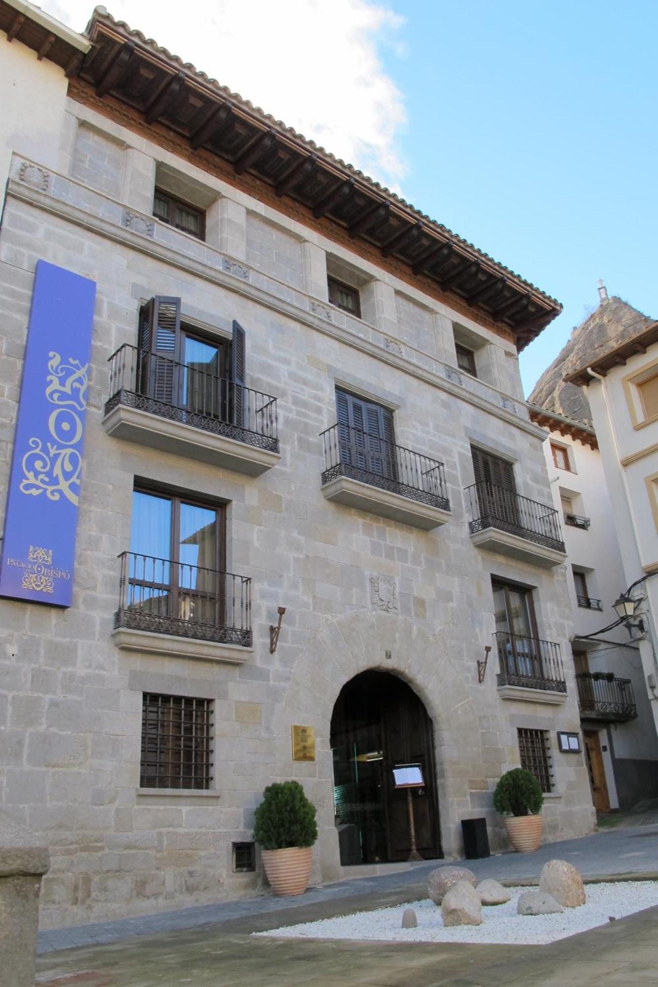 Hotel Palacio Del Obispo Граус Екстериор снимка